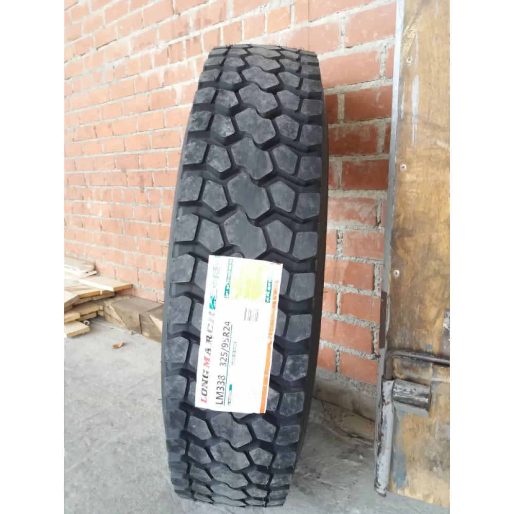 Грузовая шина 325/95 R24 Long March LM-338 22PR в Новокузнецке